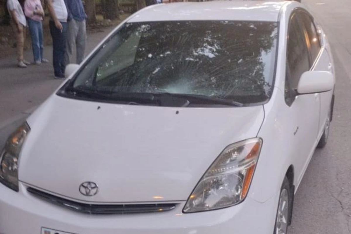 Mingəçevirdə Toyota Prius 15 yaşlı qızı vurdu