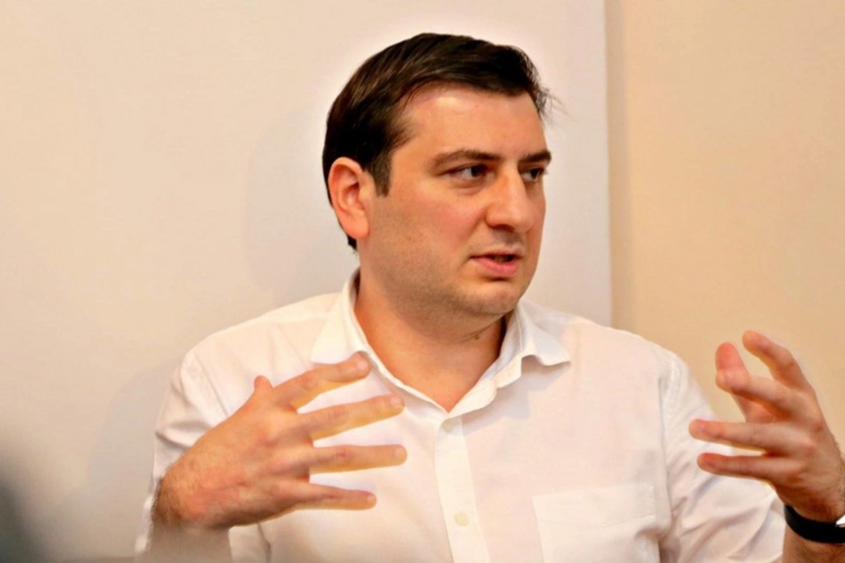 Azər Qasımlının məhkəməsi başlayıb Azər Qasımlının məhkəməsi başlayıb