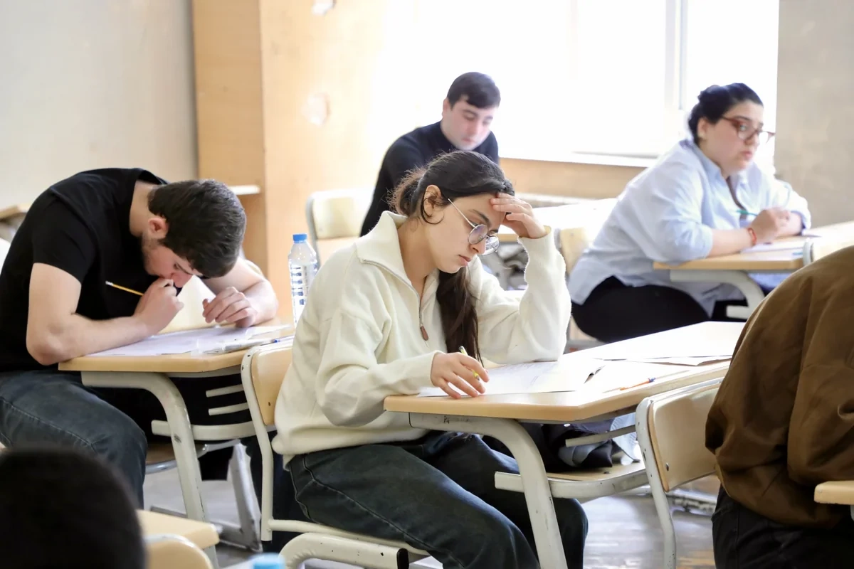 DİM yeddi imtahan keçirib, doqquz nəfərdə telefon aşkarlanıb