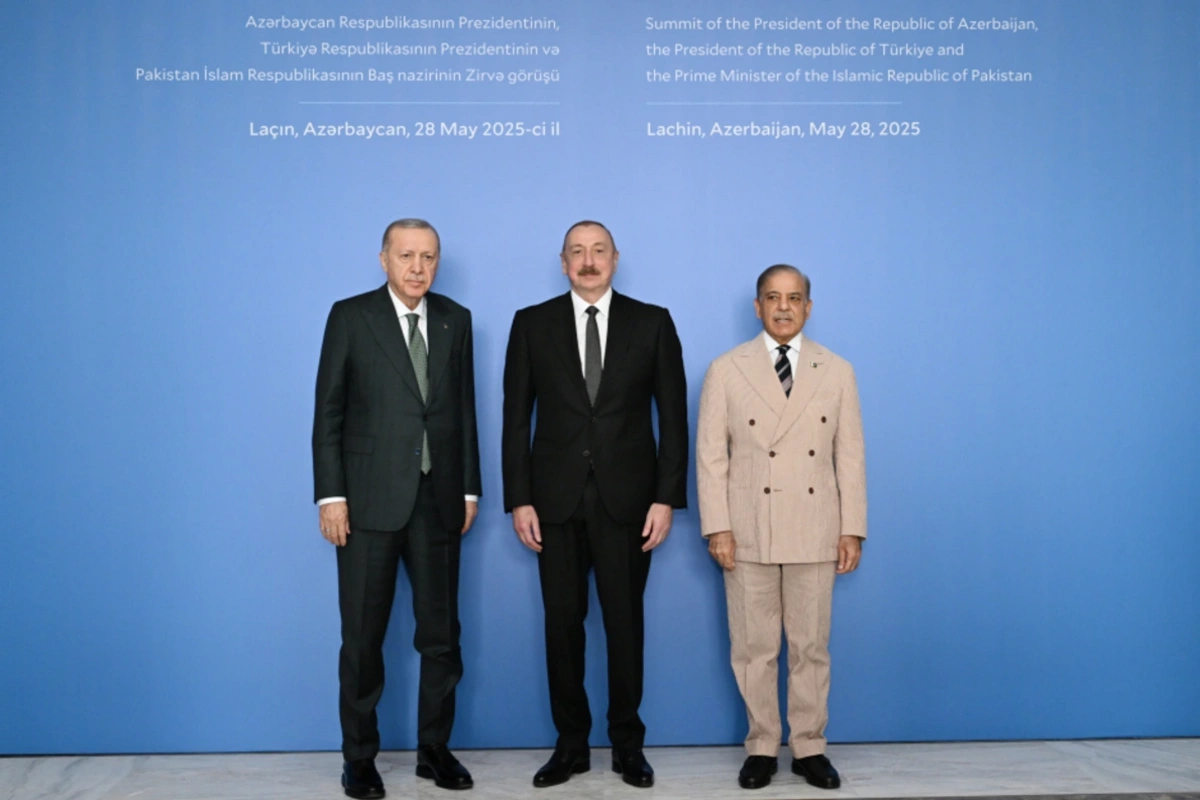 Laçında Azərbaycan, Türkiyə və Pakistan Zirvə görüşü keçirilib Laçında Azərbaycan, Türkiyə və Pakistan Zirvə görüşü keçirilib