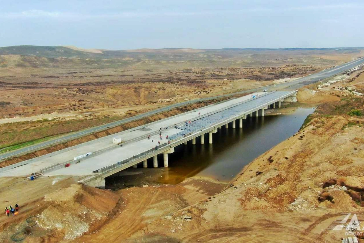 Ağdam-Füzuli avtomobil yolunun inşası üzrə işlərin 82 %-i icra olunub