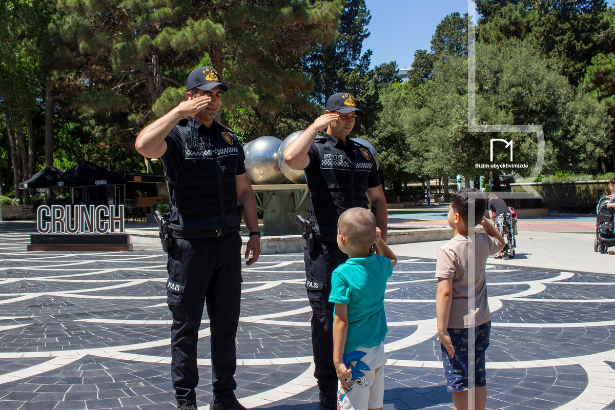 Polis Günündə də post başında – Bakının küçələrindən diqqətçəkən FOTOLAR