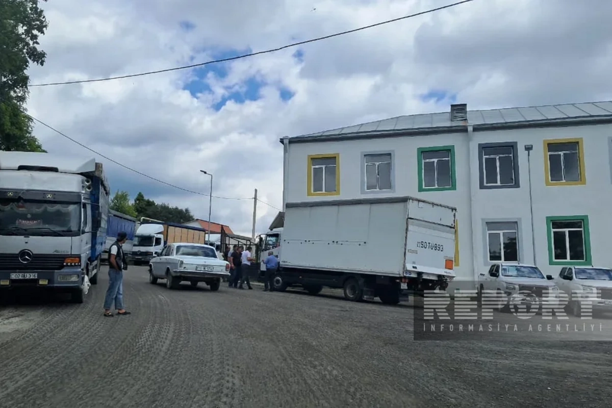 Beş kəndə yola salınan növbəti köç karvanları Ağdərəyə çatıb