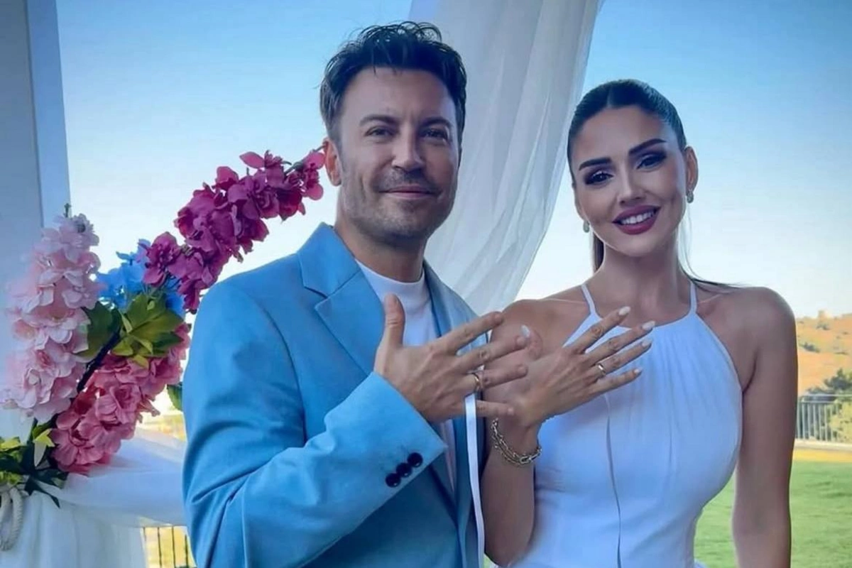 44 yaşlı aktyor aparıcı ilə nişanlandı 44 yaşlı aktyor aparıcı ilə nişanlandı