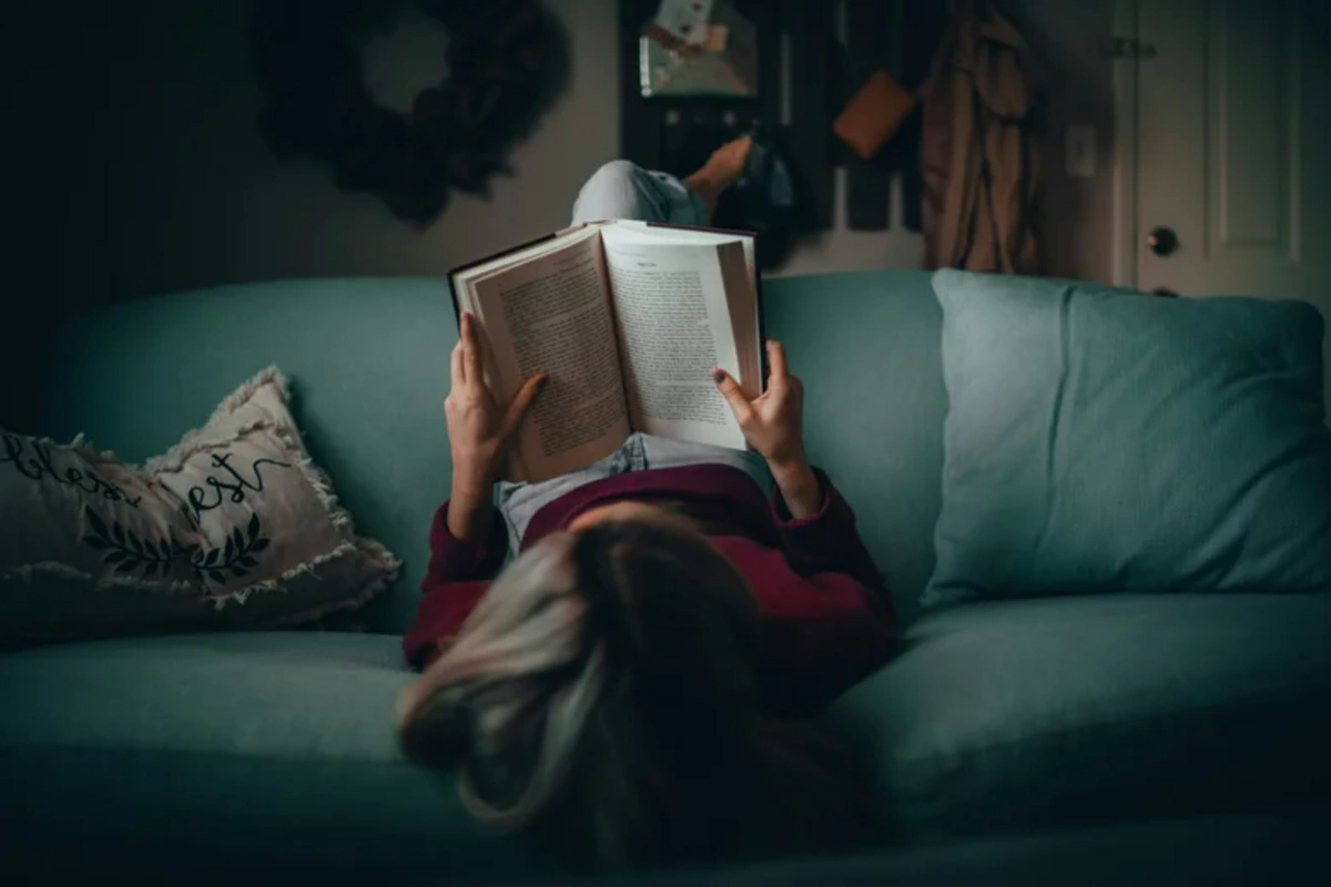 What happens in the brain during reading?