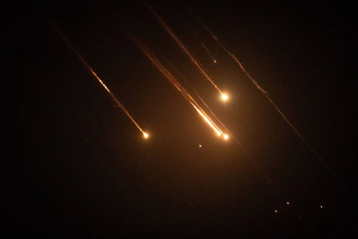 СМИ: Иран нанес удары по НПЗ и электростанции в Хайфе