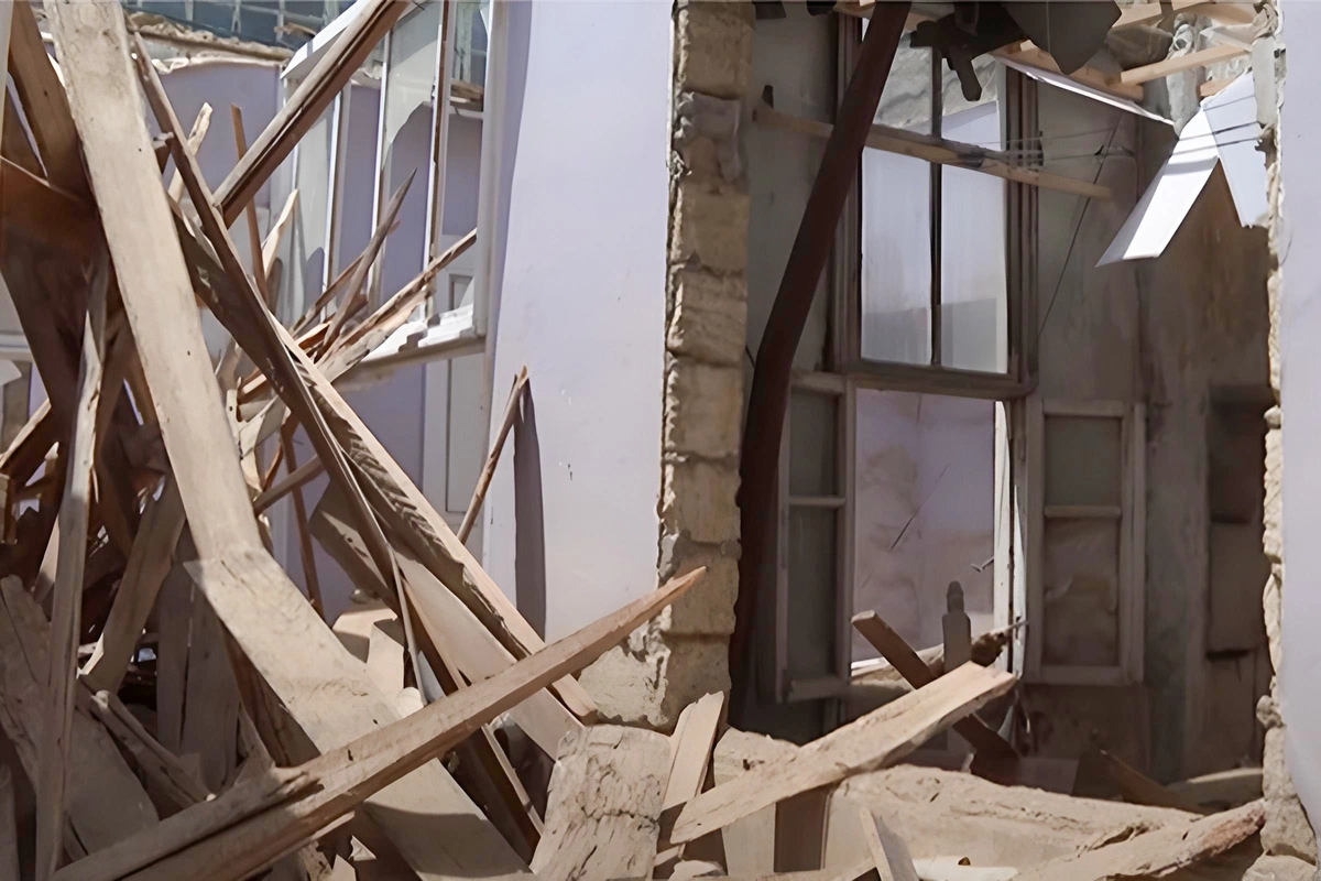 В Азербайджане мужчина погиб под обрушившимся бетоном при ремонте дома