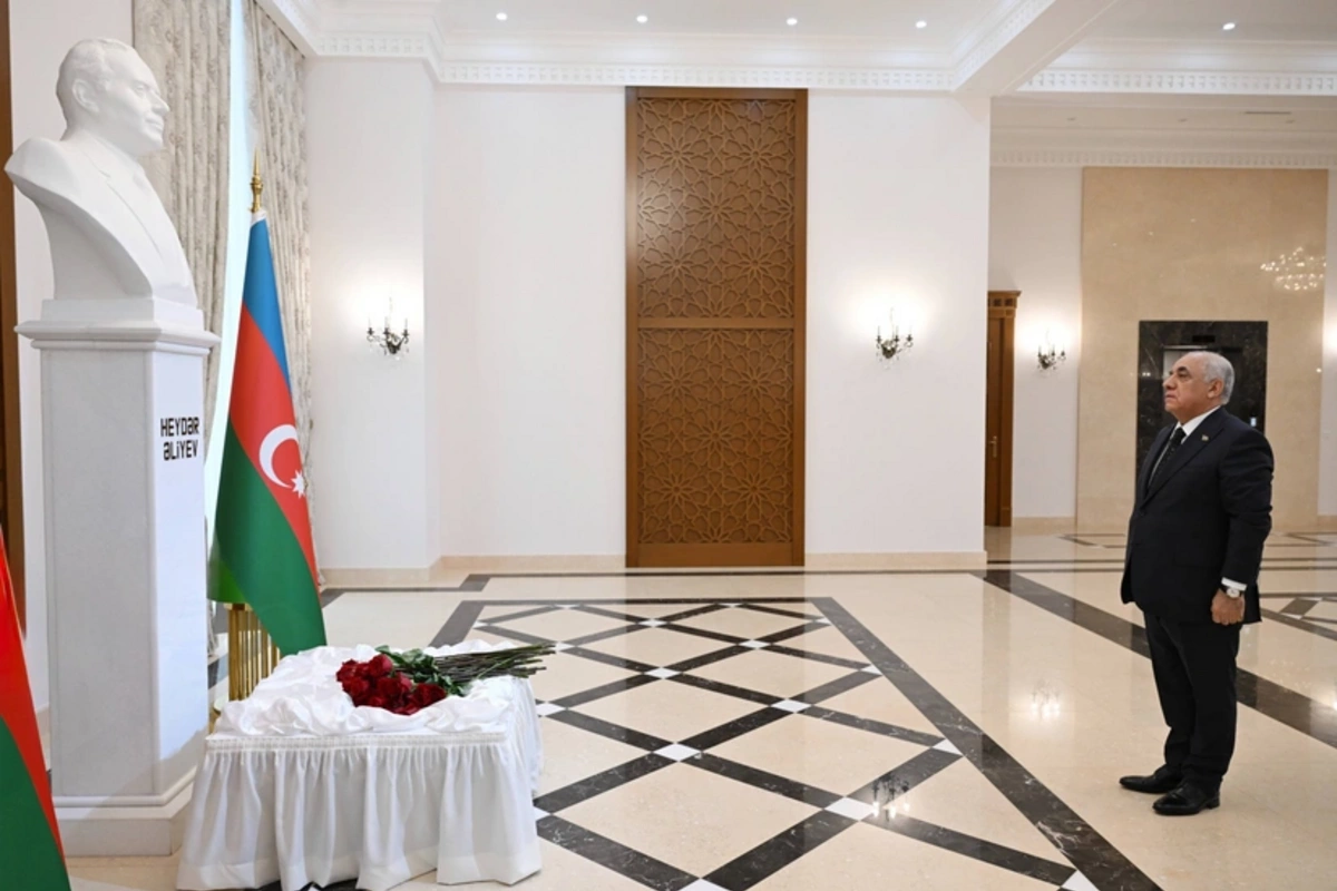 Ali Asadov honored the memory of Heydar Aliyev in Turkmenistan