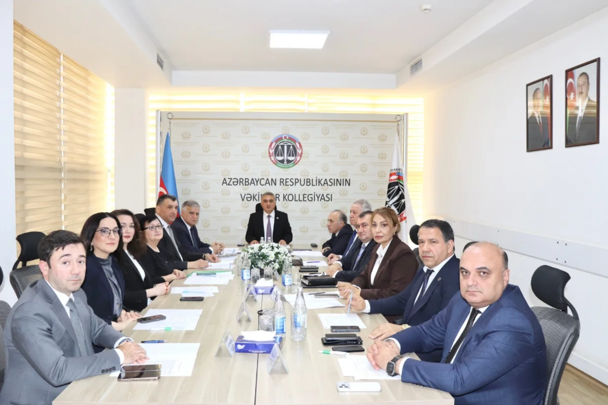 Azərbaycanda bir vəkilə töhmət verilib, birinə isə xəbərdarlıq edilib