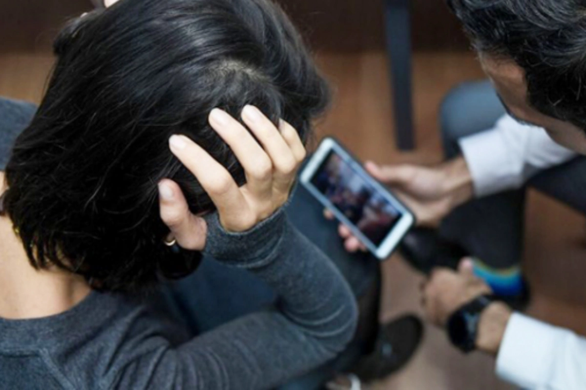 Bakıda yeniyetməni döyüb videoya çəkərək şantaj edən şəxslə bağlı QƏRAR