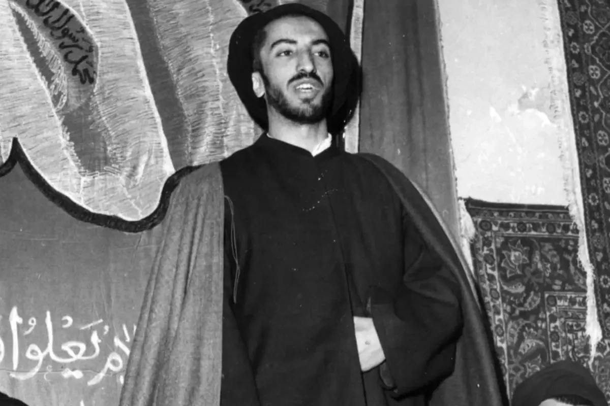 Xameneinin əvvəllər yayımlanmayan fotoları üzə çıxdı