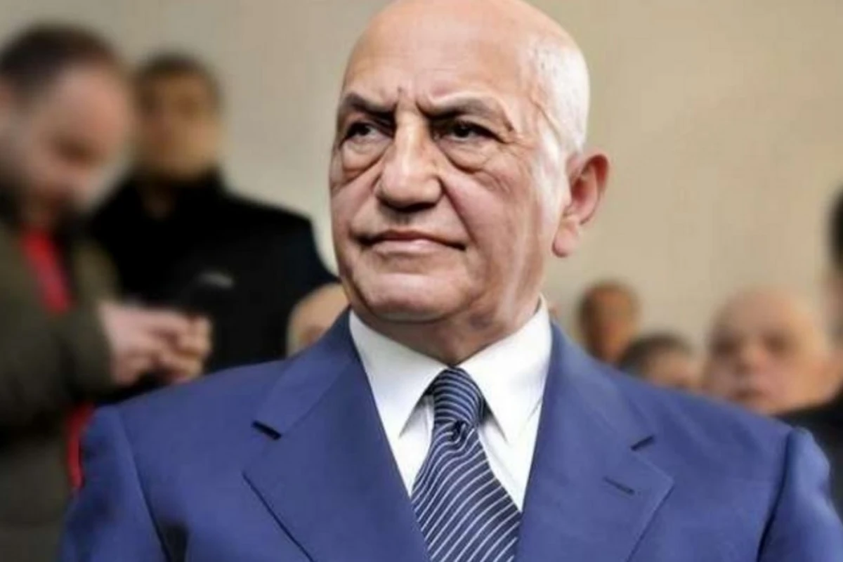 Əli İnsanovun məhkumluğu götürülüb