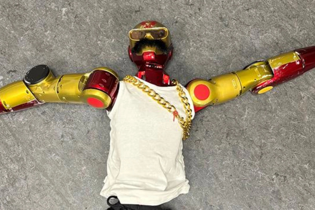 Almaniyada 16 yaşlı qıza qarşı hərəkətlərə görə robot müsadirə edilib