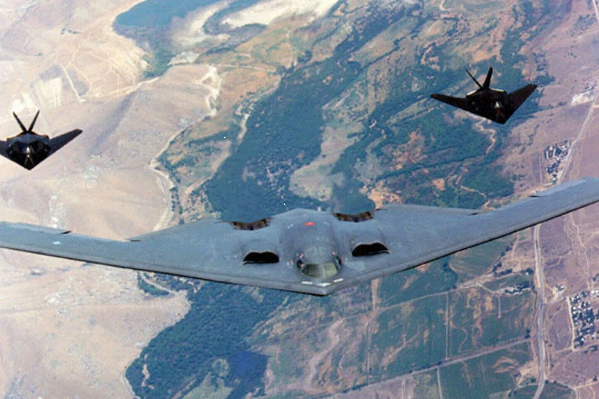 ABŞ Fordo nüvə obyektinə B-2 bombardmançıları ilə zərbələr endirib ABŞ Fordo nüvə obyektinə B-2 bombardmançıları ilə zərbələr endirib