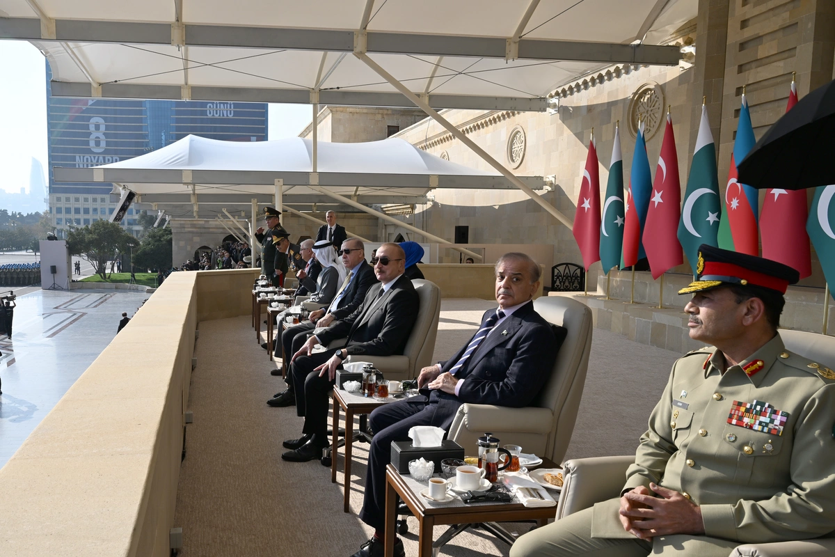 Şahbaz Şərif: Pakistan hərbiçilərinin Azərbaycan və Türkiyə ordusu ilə birgə addımlamasını qürurla izlədim