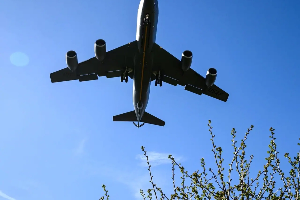 Zədələnmiş ABŞ hərbi təyyarəsi Britaniyada qeydə alınıb