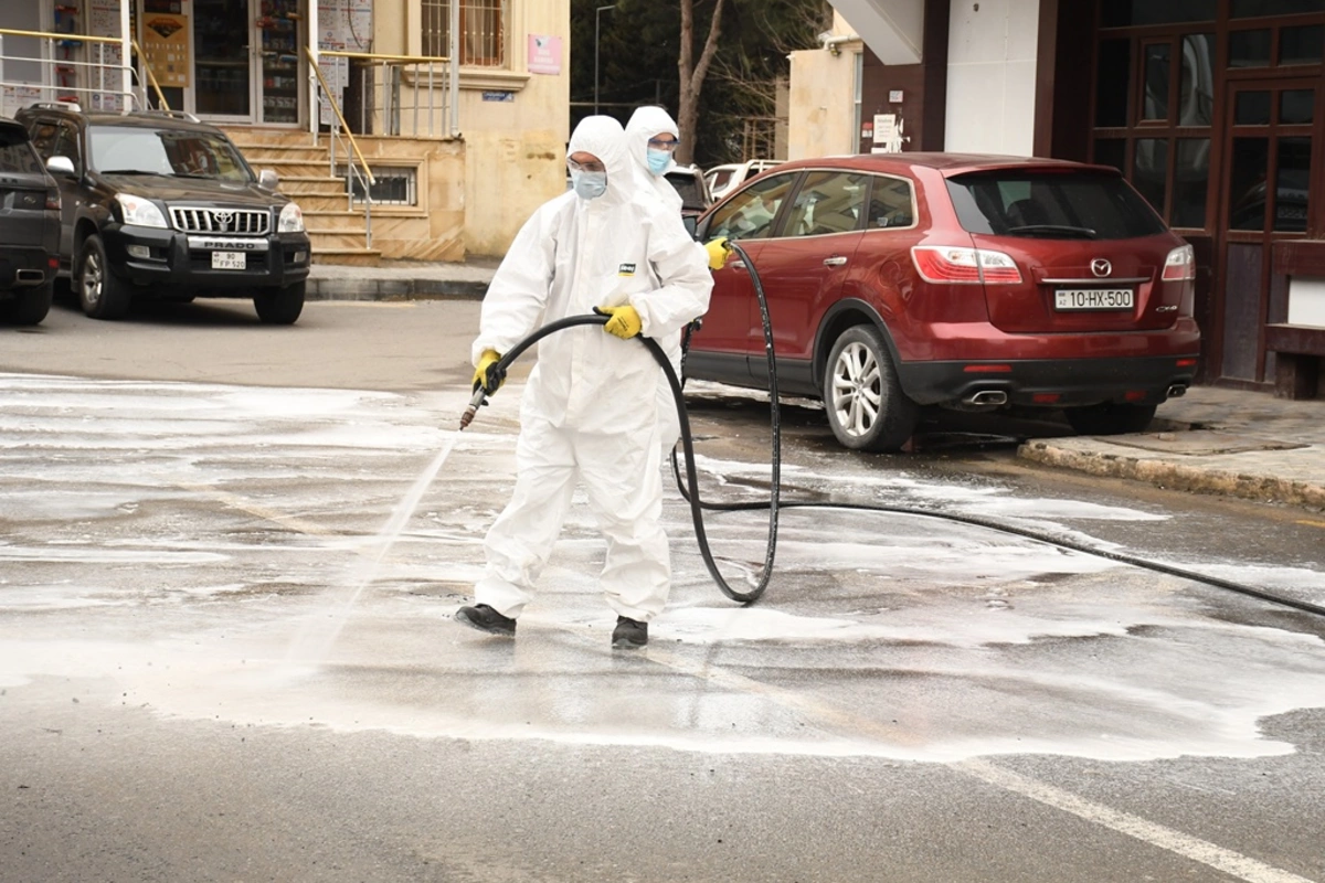 Güclü yağışdan sonra Bakıda genişmiqyaslı daxili iməcilik keçirilib