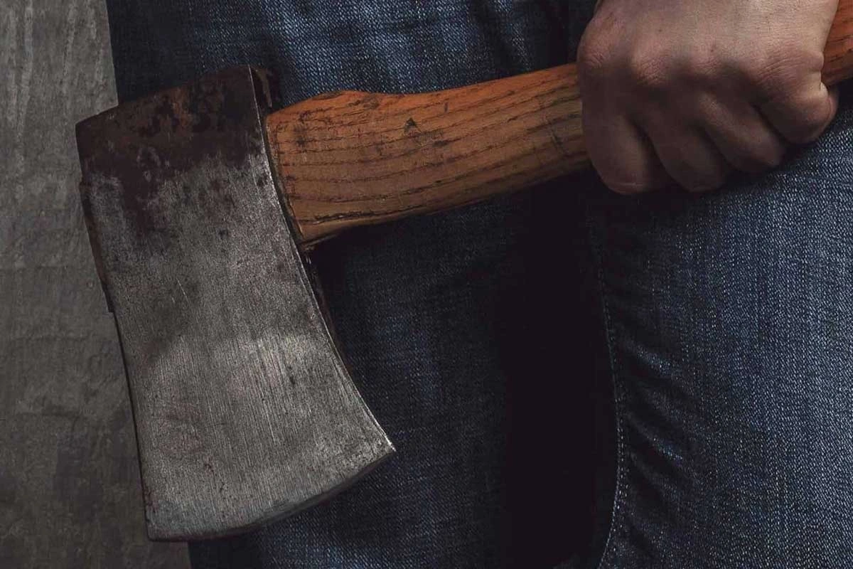 Bu vəhşilikdir! - Qardaşı uşaqlarını baltalamaqda şübhəli bilinən əminin qonşuları danışdılar