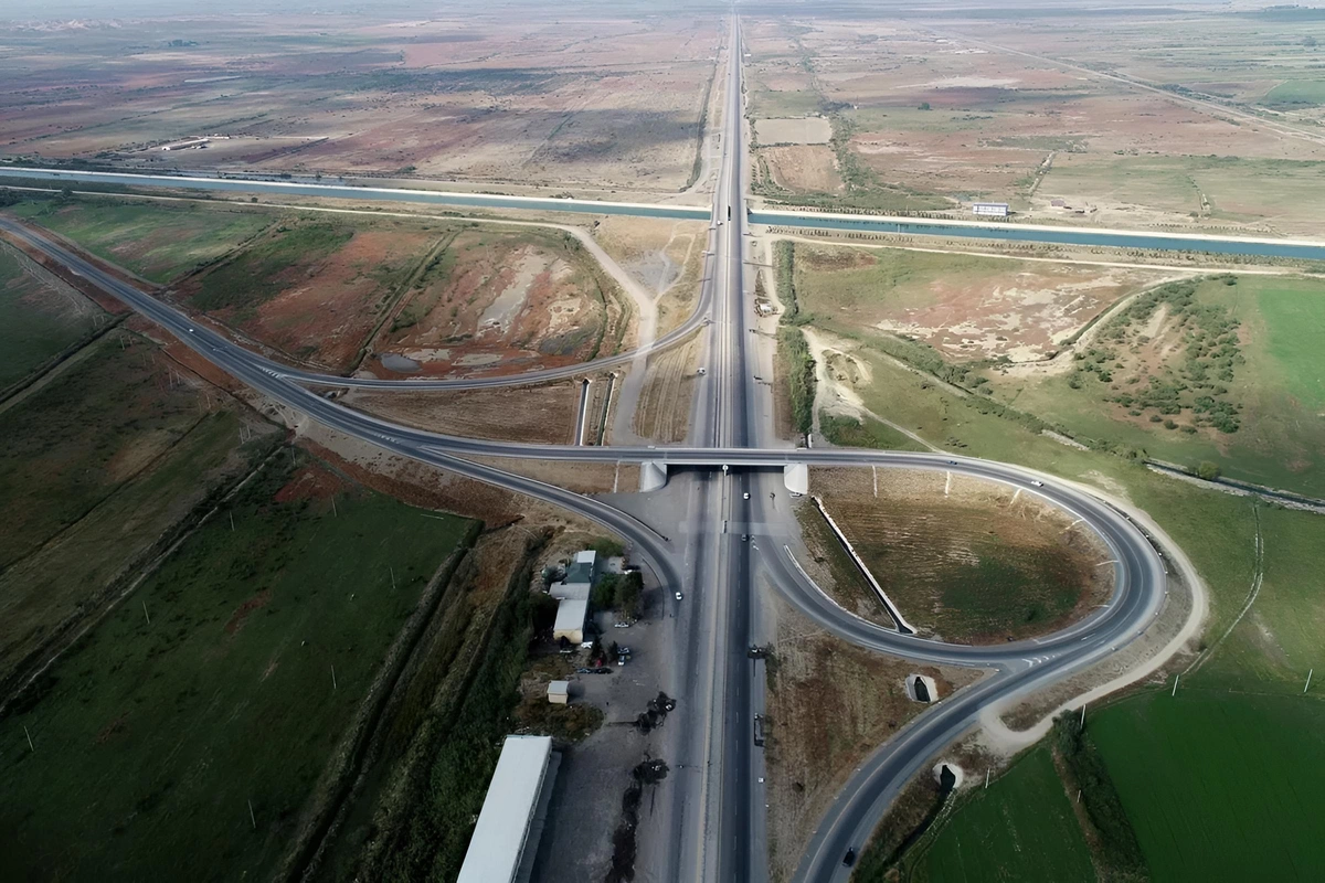 Bakıda yeni tikilən yollar bu tarixlərdə istifadəyə veriləcək - RƏSMİ