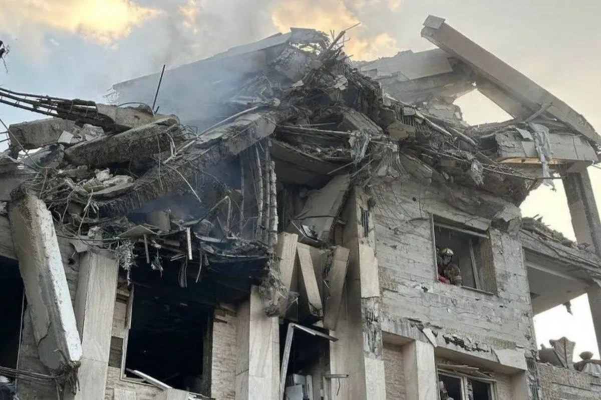 Israeli strikes on Iranian city: 60 dead, 20 of them children Israeli strikes on Iranian city: 60 dead, 20 of them children
