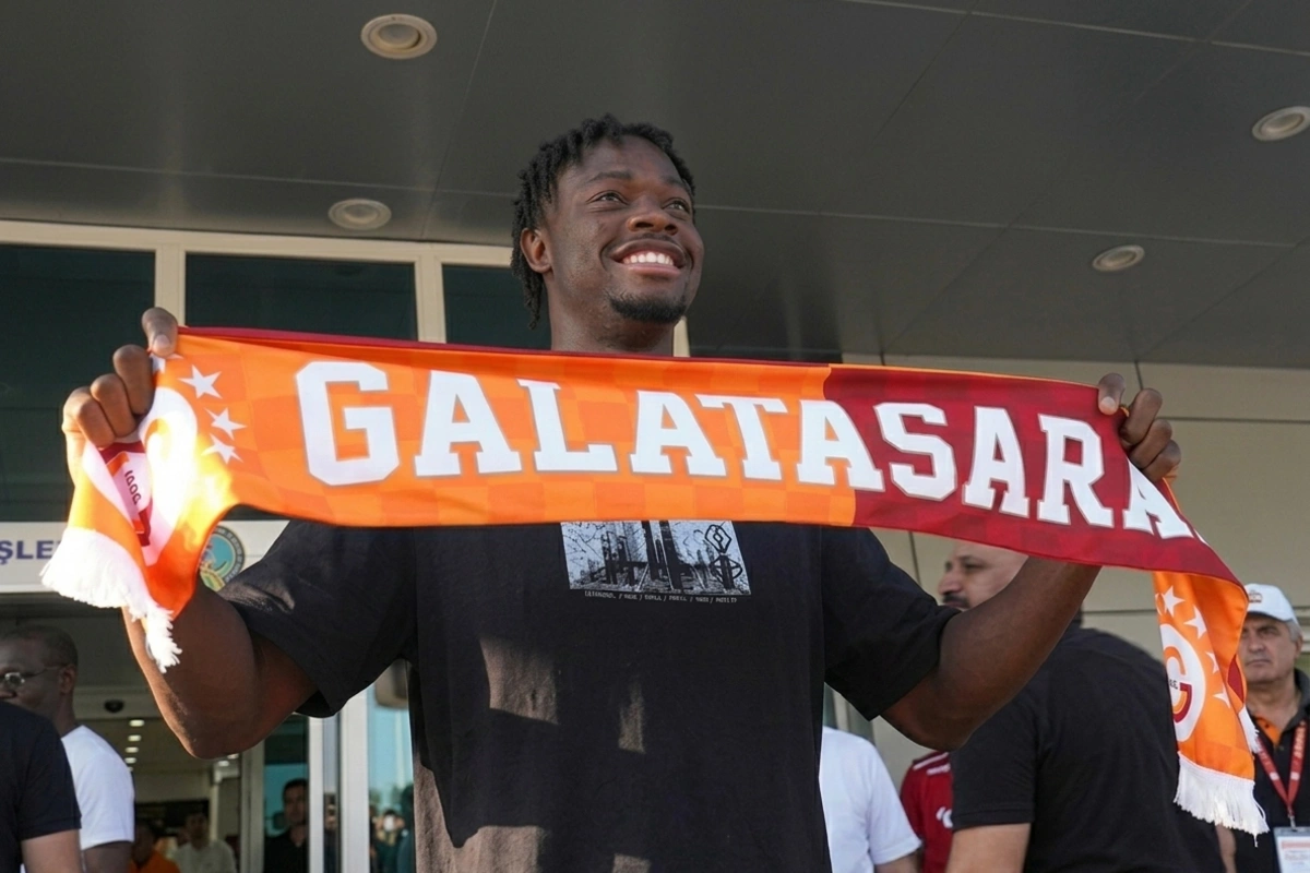 Qalatasaraydan yeni transfer bombası - Artıq İstanbuldadır