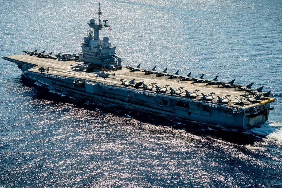 Makron Şarl de Qollu  təyyarədaşıyan gəmisini Aralıq dənizinə göndərdi