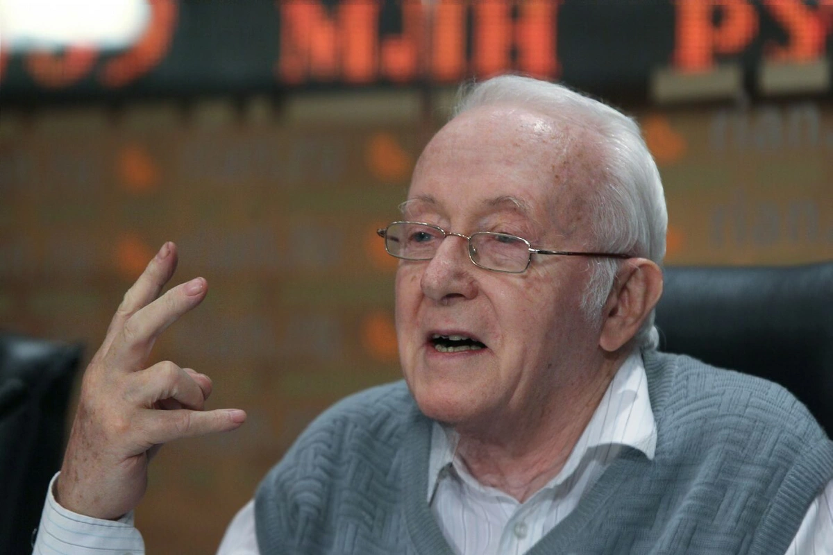 Putinin bioqrafı Roy Medvedev 101 yaşında vəfat edib