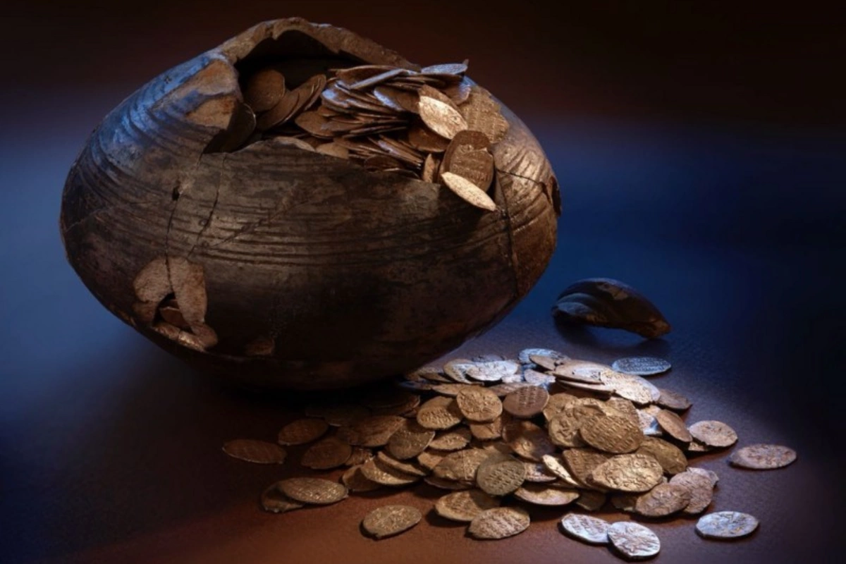 In Italy, a large underwater Bronze Age settlement was discovered In Italy, a large underwater Bronze Age settlement was discovered