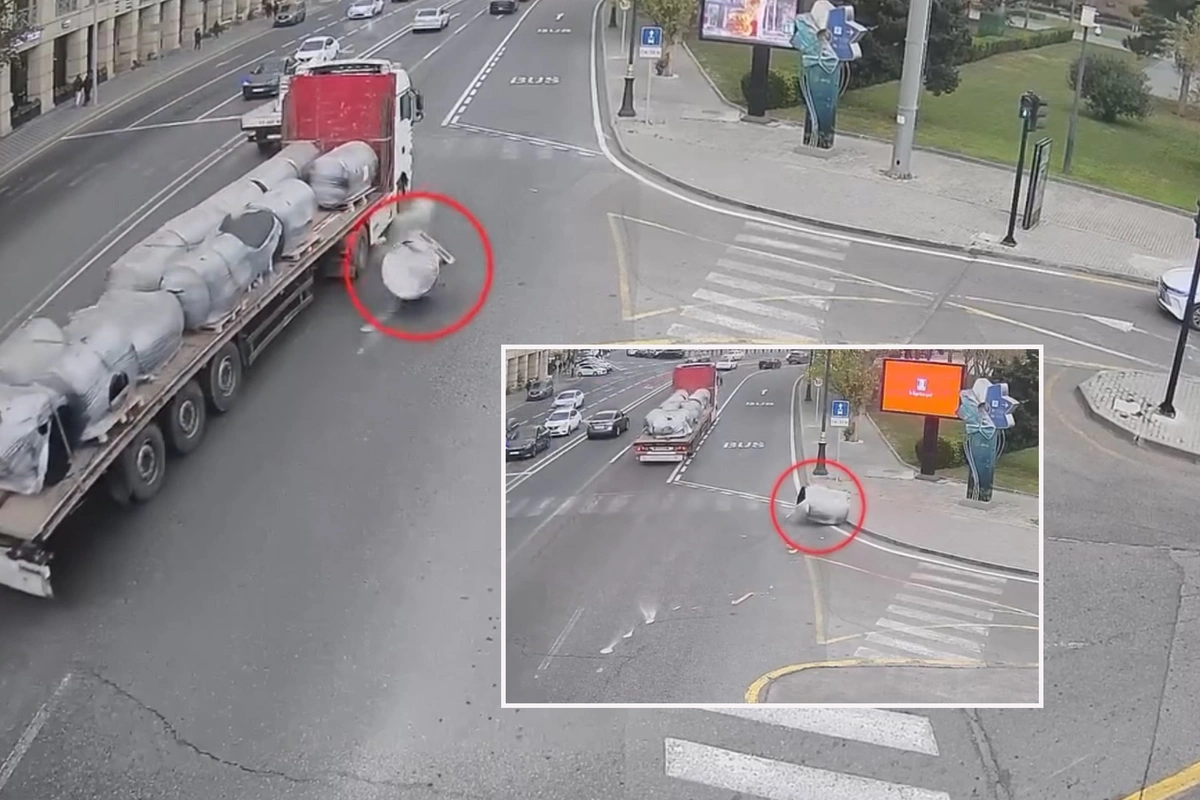 TIR-dan yola düşən çəllək TƏHLÜKƏ YARATDI - NİİM-dən XƏBƏRDARLIQ