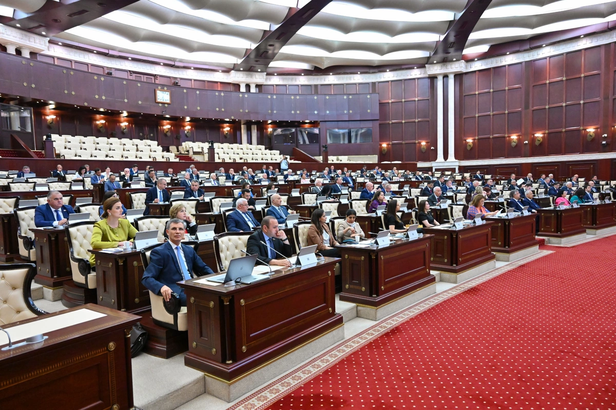 Milli Məclisdə kadr və struktur dəyişikliyi olub