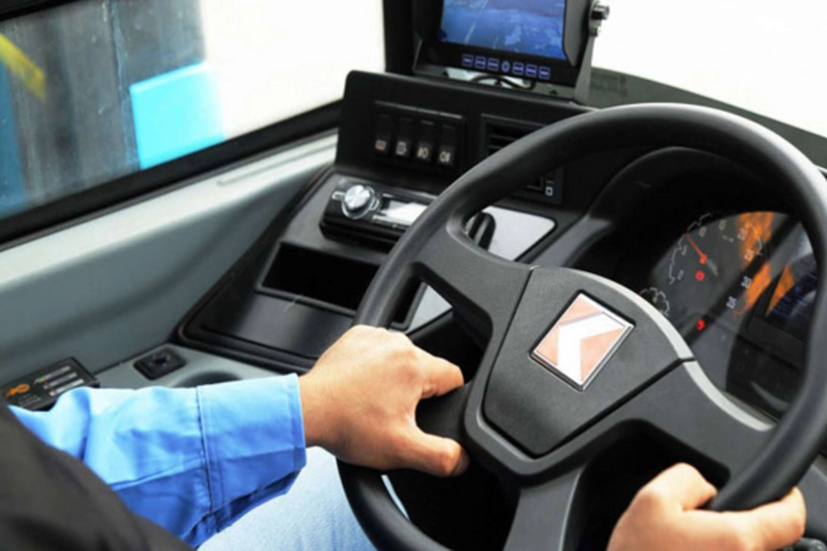 Bakıda avtobus sürücüsü küçədə döyüldü