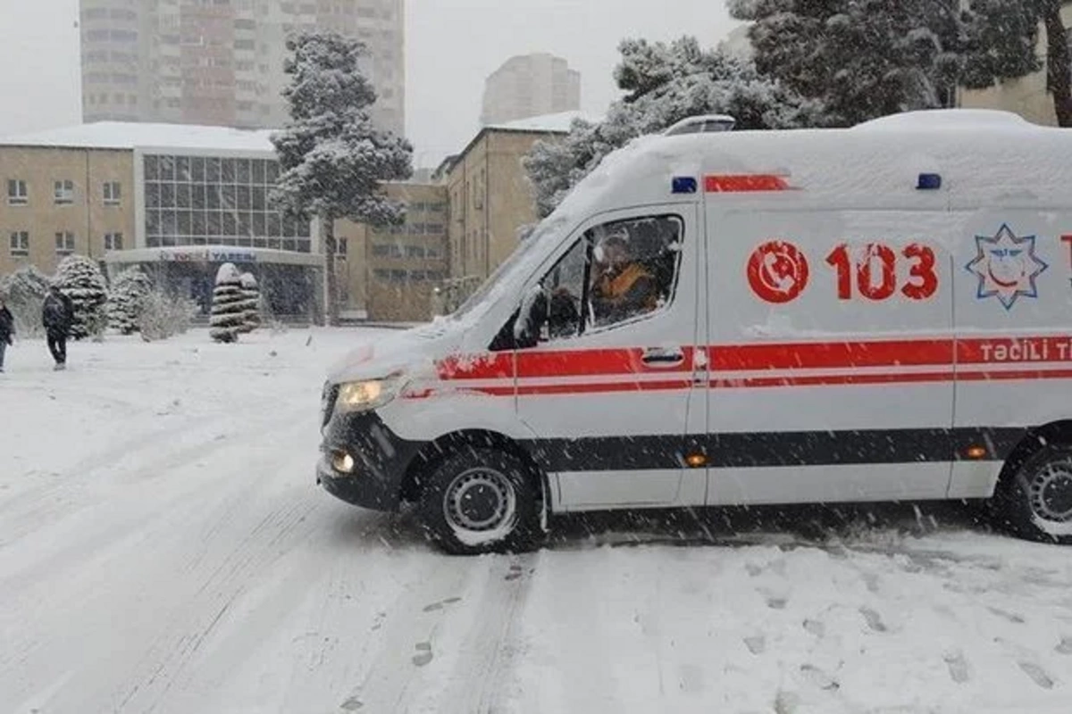 Qarlı hava səbəbindən təcili yardıma müraciət edənlərin sayı AÇIQLANDI