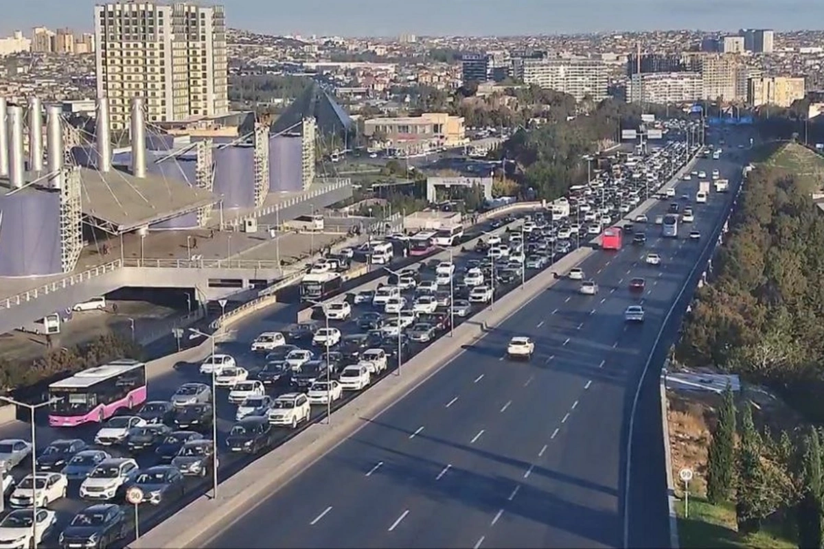 Paytaxtda sıxlıq olan küçələrin SİYAHISI Paytaxtda sıxlıq olan küçələrin SİYAHISI