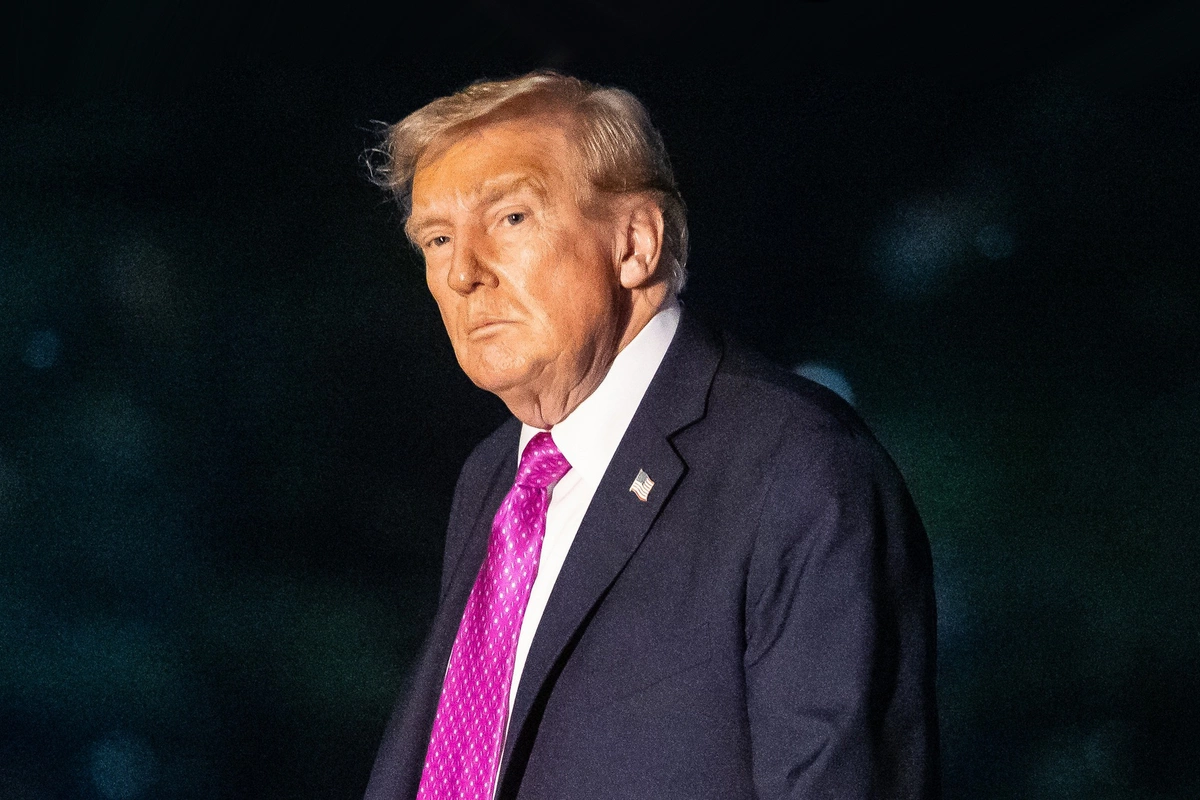 Donald Tramp bu media qurumundan 15 milyard dollar tələb edir Donald Tramp bu media qurumundan 15 milyard dollar tələb edir
