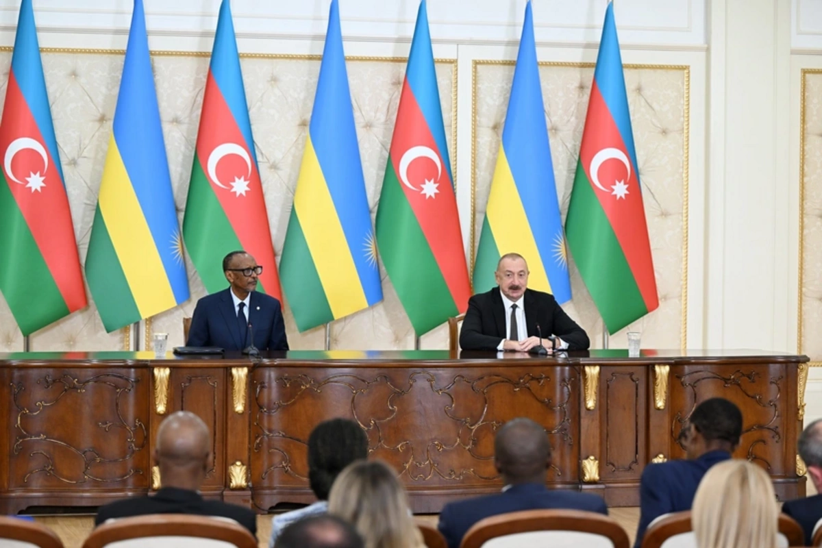 Azərbaycan və Ruanda prezidentləri mətbuata bəyanatlarla çıxış ediblər Azərbaycan və Ruanda prezidentləri mətbuata bəyanatlarla çıxış ediblər