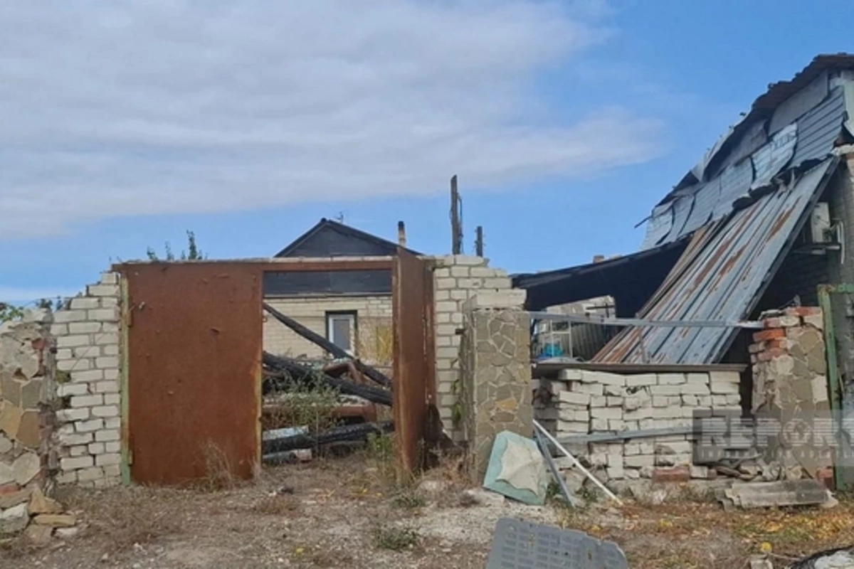 İki ordu arasında qalan Ukraynanın xaraba kəndlərindən - FOTOREPORTAJ İki ordu arasında qalan Ukraynanın xaraba kəndlərindən - FOTOREPORTAJ