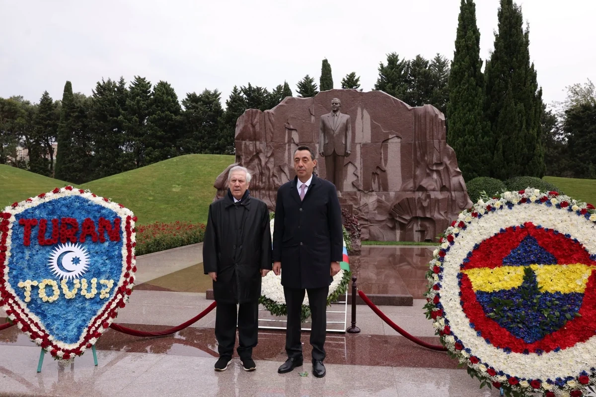 Fənərbağçanın nümayəndələri Heydər Əliyevin məzarını və Şəhidlər xiyabanını ziyarət ediblər