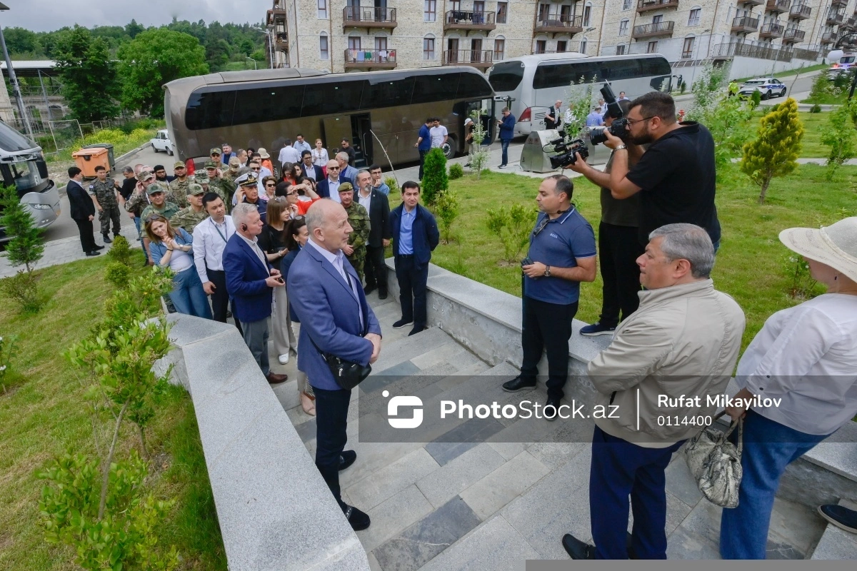 Diplomats visited a residential complex in Shusha