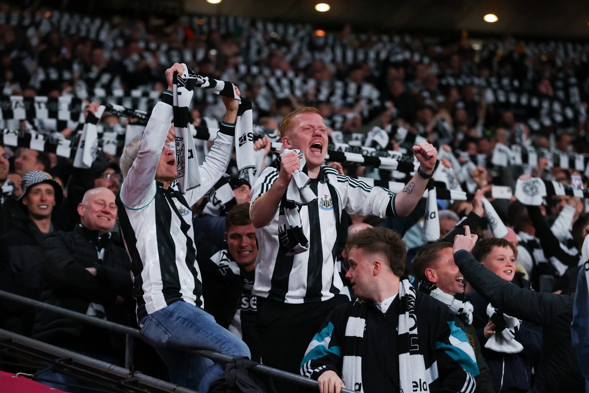 Newcastledan ingilis azarkeşlərə ÇAĞIRIŞ - Bakıda Şəhidlər Xiyabanında diqqətli olun