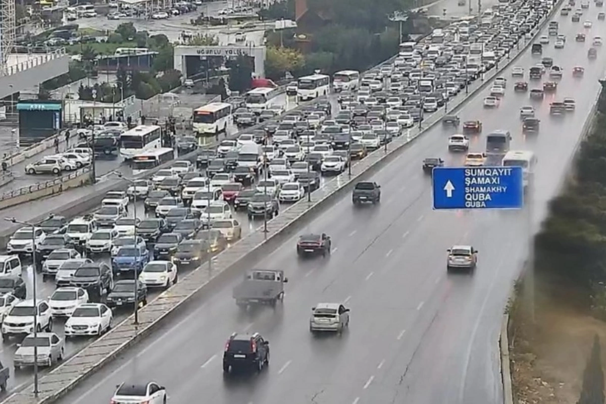 Bakının bir sıra yollarında tıxac müşahidə edilir