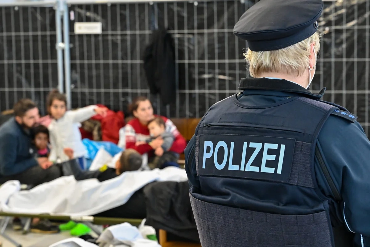 Almaniya polisləri miqrasiya siyasətinə görə gücsüzlükdən şikayət edirlər