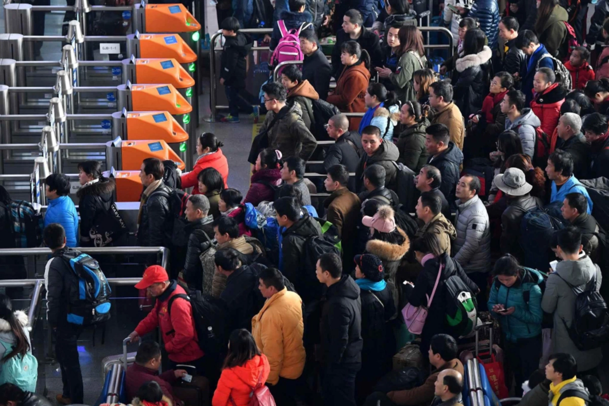 Çində gündəlik səyahət sayında yeni rekord qeydə alınıb: 350 milyon