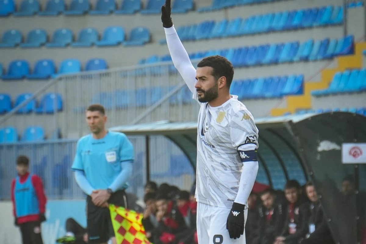 Neftçi ilk üçlükdə yer ala biləcək?