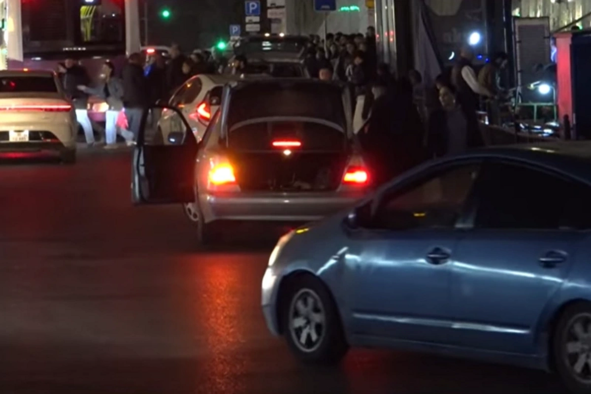 Taksilərdən bezmişik, maşına məcbur oturdub aparırlar - 20 Yanvarda XAOS Taksilərdən bezmişik, maşına məcbur oturdub aparırlar - 20 Yanvarda XAOS