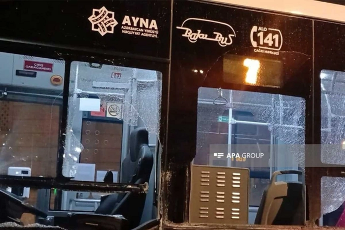 BakuBusa məxsus avtobusla KamAZ toqquşdu