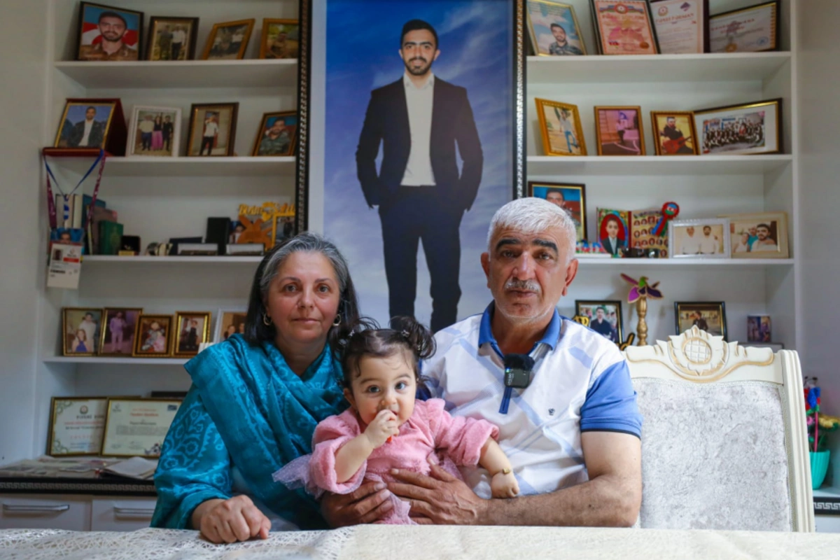 Yeganə övladı şəhid olan Balaxanı neftçisinin ailəsində yenidən uşaq səsi gəlir Yeganə övladı şəhid olan Balaxanı neftçisinin ailəsində yenidən uşaq səsi gəlir