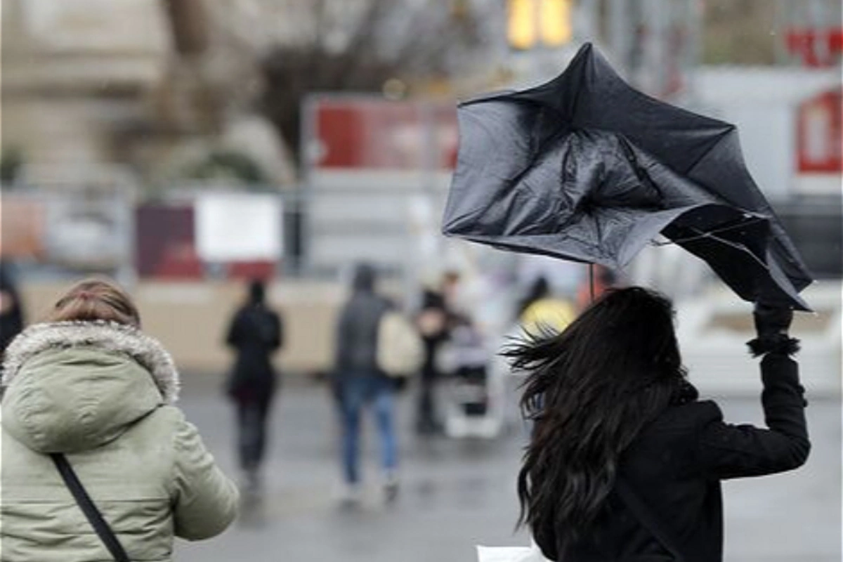 Порывы ветра в Баку превысили 20 м/с