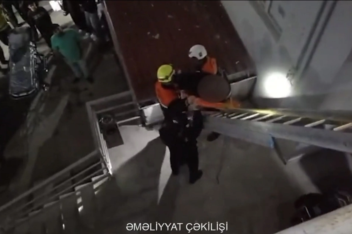 Masazırda binada yıxılaraq köməksiz qalan şəxs xilas olunub