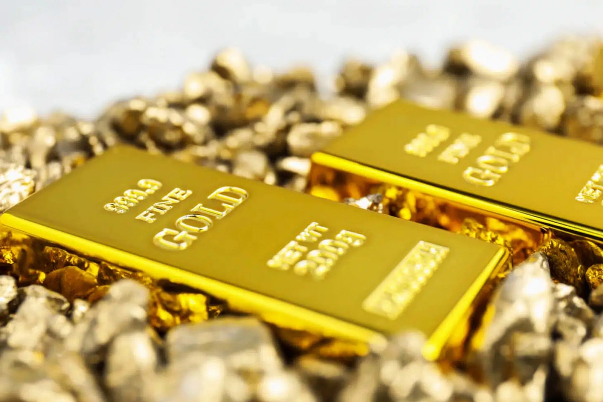 Золото дешевеет на фоне переговоров США и Ирана