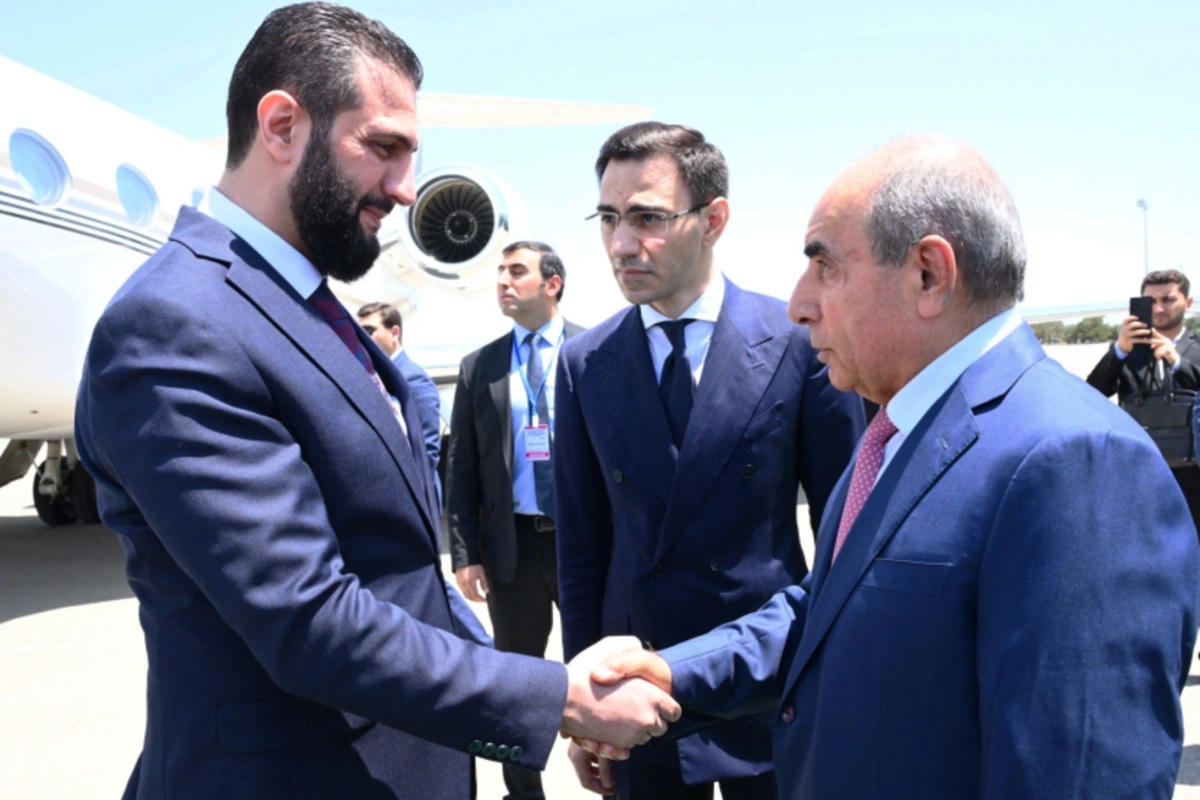 Suriyanın keçid dövrü Prezidenti Əhməd əş-Şaraa Azərbaycana işgüzar səfərə gəlib
